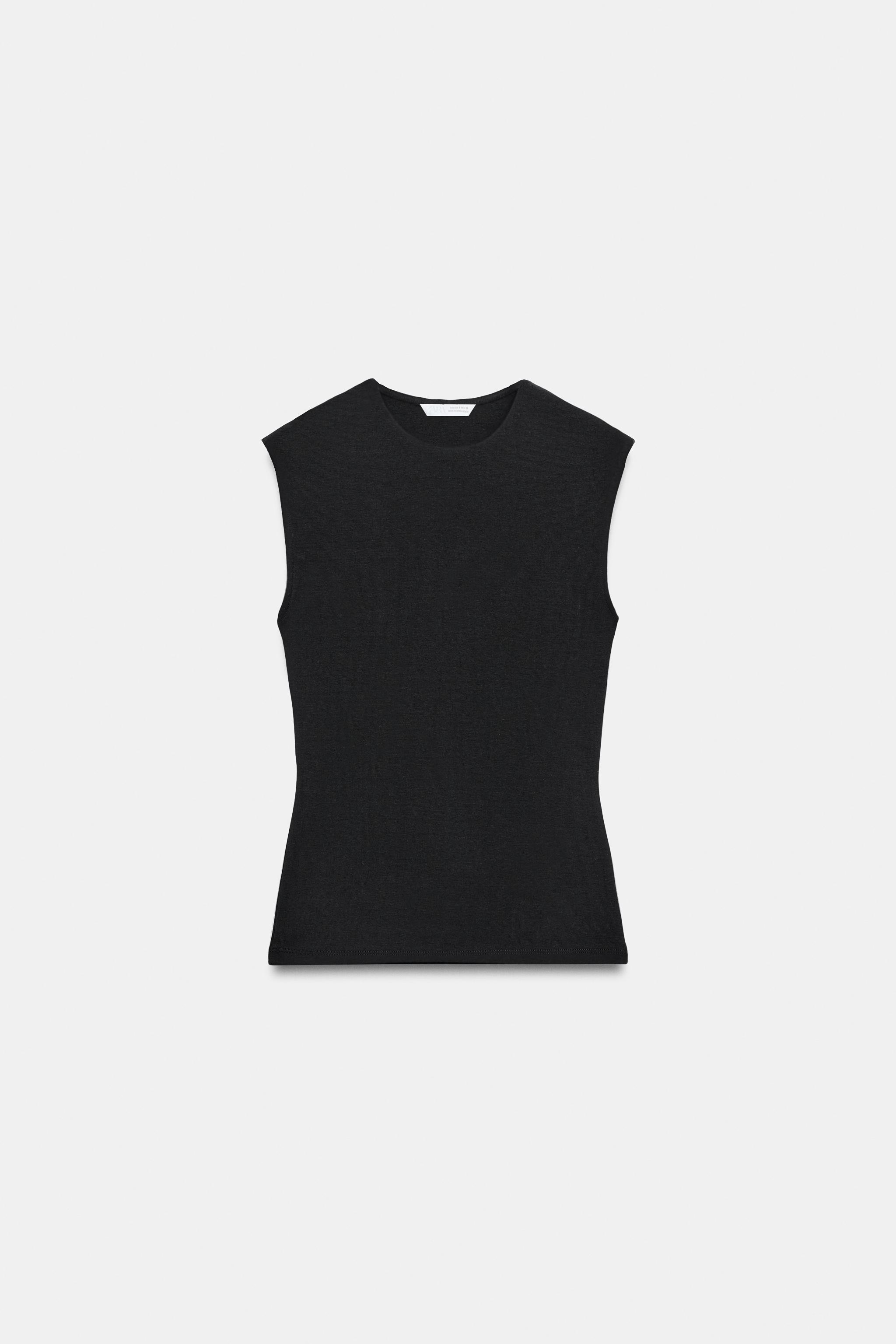 SLEEVELESS T-SHIRT